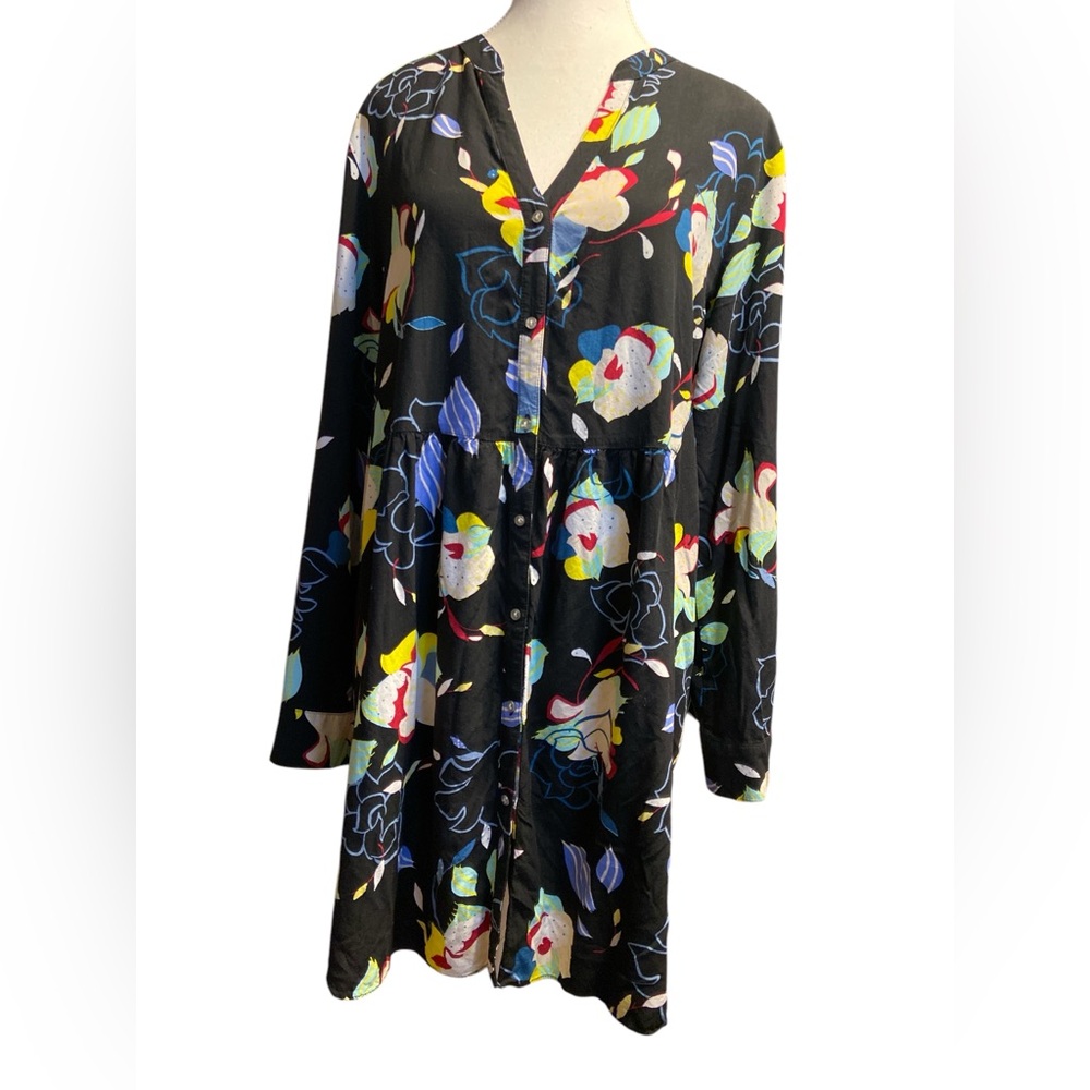 Natori Black Long Sleeve V-Neck Tunic
BIN #11